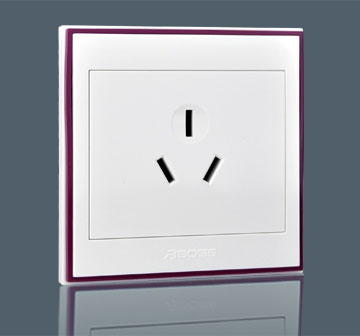 Three-Pole Socket