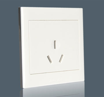 Three-Pole Socket