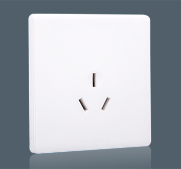 Three-Pole Socket
